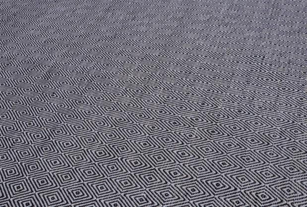 Diamond-black-beige-5--Center.jpg